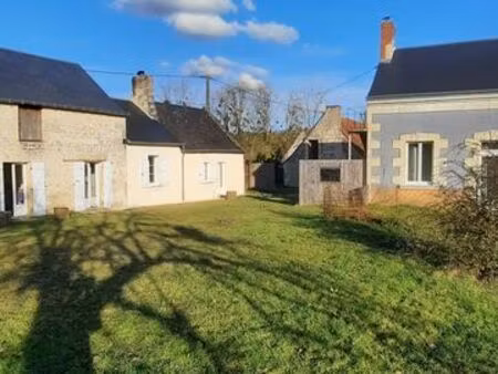 fermette avec dépendances et terrain de 6500m2