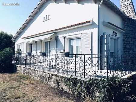 maison 142 m² - 4 pièces - 3 chambres - s/sol