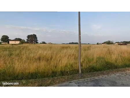 terrain 600 m² cursan