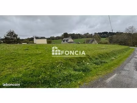 terrain constructible de 1 040 m²