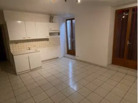 appartement t2 + extérieur