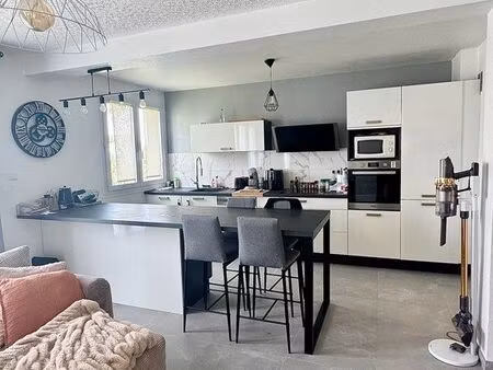 appartement t3 (70m2) complètement rénové avec matériaux de qualité