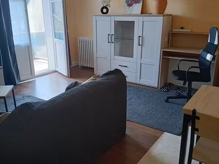 figeac-meublé 2pièces 45m2+ balcon + statonnement gratuit