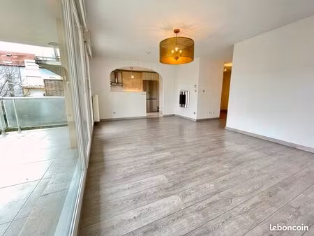 appartement 3p 70m2 avec balcon 11m2 vue sur parc arboré