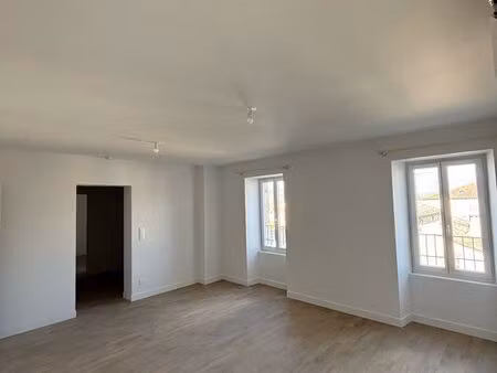 t2 53m2 lumineux et entièrement rénové - centre de septfonds