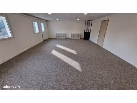 location bureau 54m ²