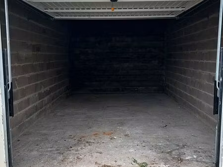 loue grand garage
