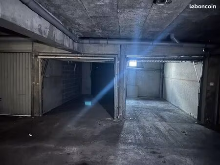 garage fermé facile d'accès