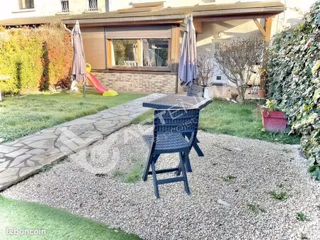 maison 5 pièces 93 m²