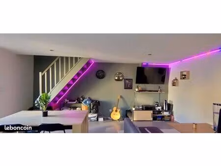 maison individuelle avec extérieur