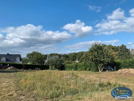 terrain 732 m² ferel