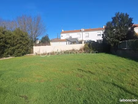 terrain 328 m² canohes