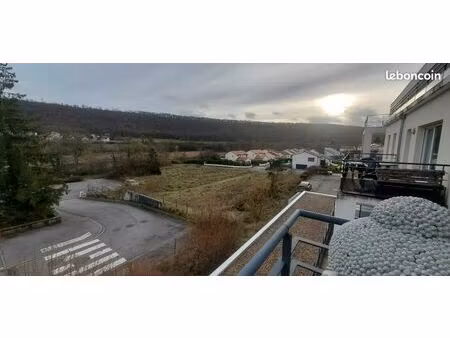 app. f2 55m² – terrasse 16m² – balcon 6m² – garage 2 voitures – 2010 – dispo le 04.03.2026