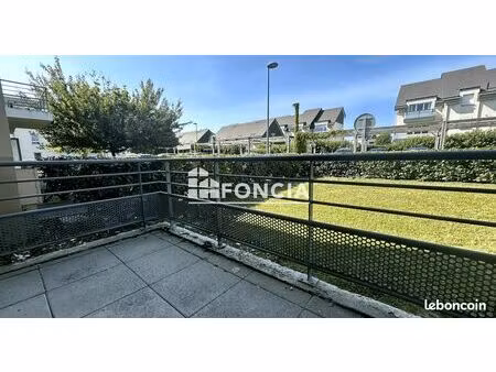 studio avec terrasse et parking dans residence recente
