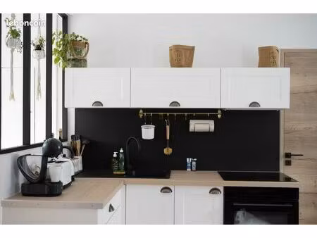 à louer – charmant t2 en rdc avec terrasse – cœur de ville