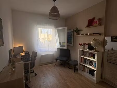 t3 en rez-de-jardin avec 78m2 de jardin privatif  terrasse et parking - marsillargues