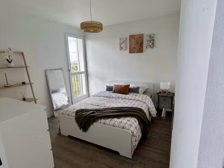 f2 meublé de 45m2 balcon + cave