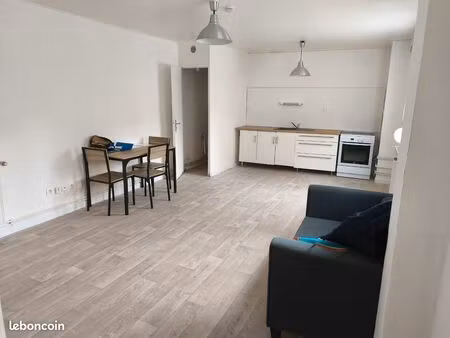maison de ville trois niveaux 60m2