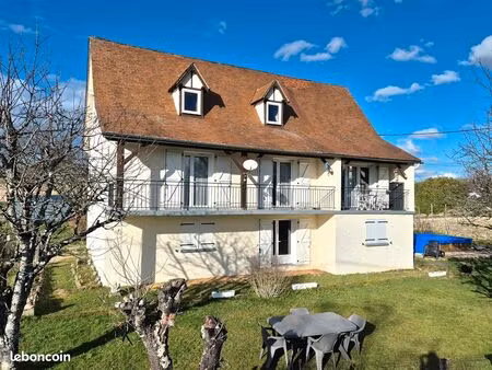 maison t4 avec garage  espace de stockage  jardin et piscine