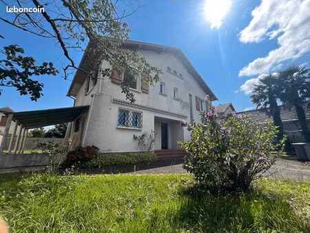 maison 8 pièces 163 m²