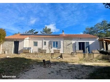 très belle villa sur magnifique terrain de 3000m2 clôturé