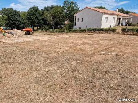 ?? grand terrain viabilisé 1730m2 ??