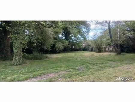 terrain 1400m2 au calme proche centre