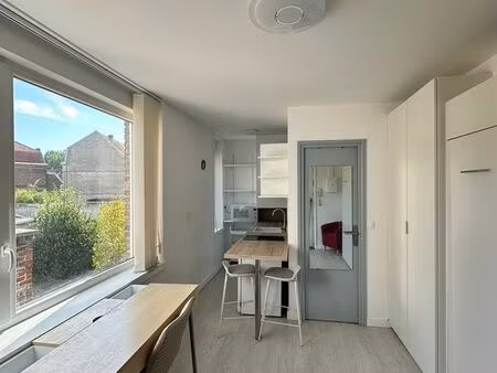 studio meublé – la madeleine