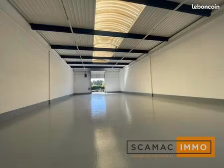 local industriel 374 m²