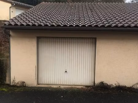 garage fermé - figeac (carmes)