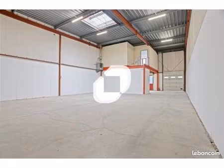 local d'activité 245 m²