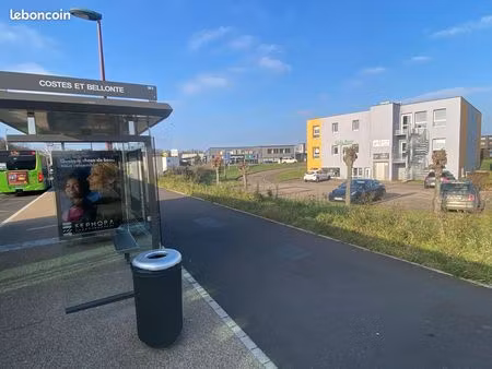 beaux bureaux / local commercial - forte visibilité (20 000 véhicules jours) - pénétrante 