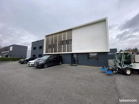 local d'activité 1 000 m²