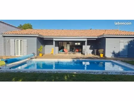 maison de plain-pied avec piscine