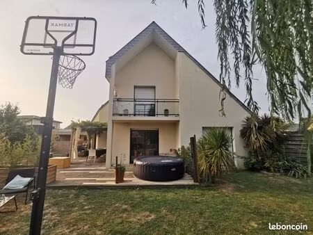 maison familiale de standing 150 m² – 5 ch – calme et bien située