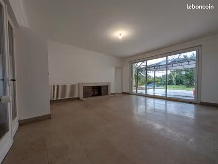 maison contemporaine 212m2 avec jardin clos de 1300m2