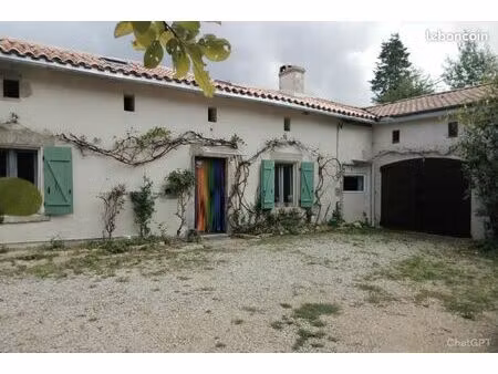 longère familiale avec dépendances