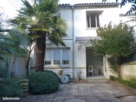 maison de ville   118 m2  jardinet et garage