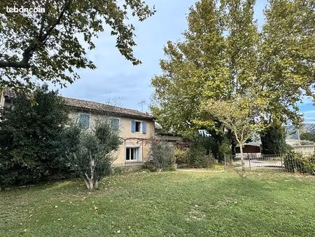 mas 8 pièces 225 m²