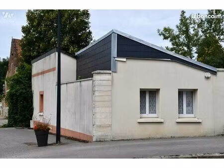 maison 3 pièces 80 m²