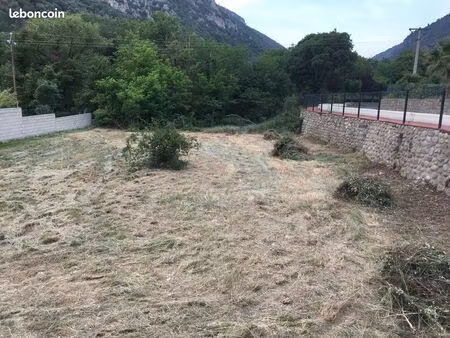 très beau terrain de 1031m2 ria-sirach (66500)