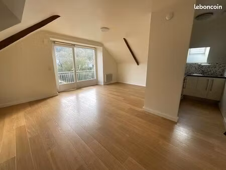 à louer – t2 avec terrasse au cœur de jugon-les-lacs