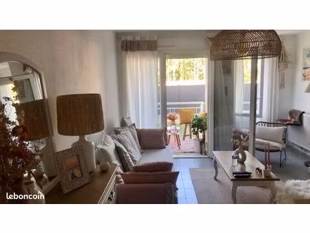 ? t2 lumineux avec balcon + 2 parkings – résidence sécurisée – montussan