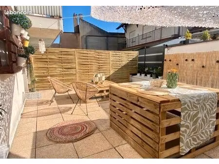 appartement meublé 60 m² rénové + grande terrasse 35 m² – centre-ville