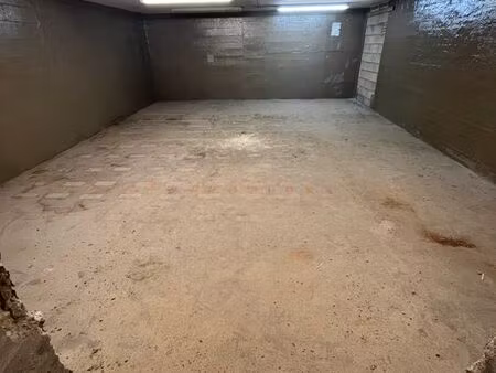 cave - 60 2 m² - 2 22 m de hauteur sous plafond