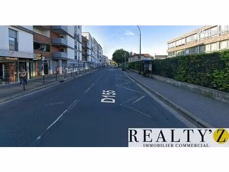 local commercial 89 m²