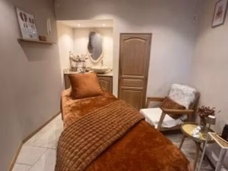 local esthétique 47 m²