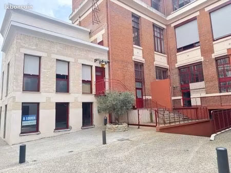 local d'activité 121 m²