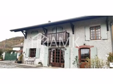 maison 8 pièces 177 m²