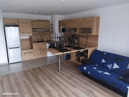 appartement 61 m2 face a la gare